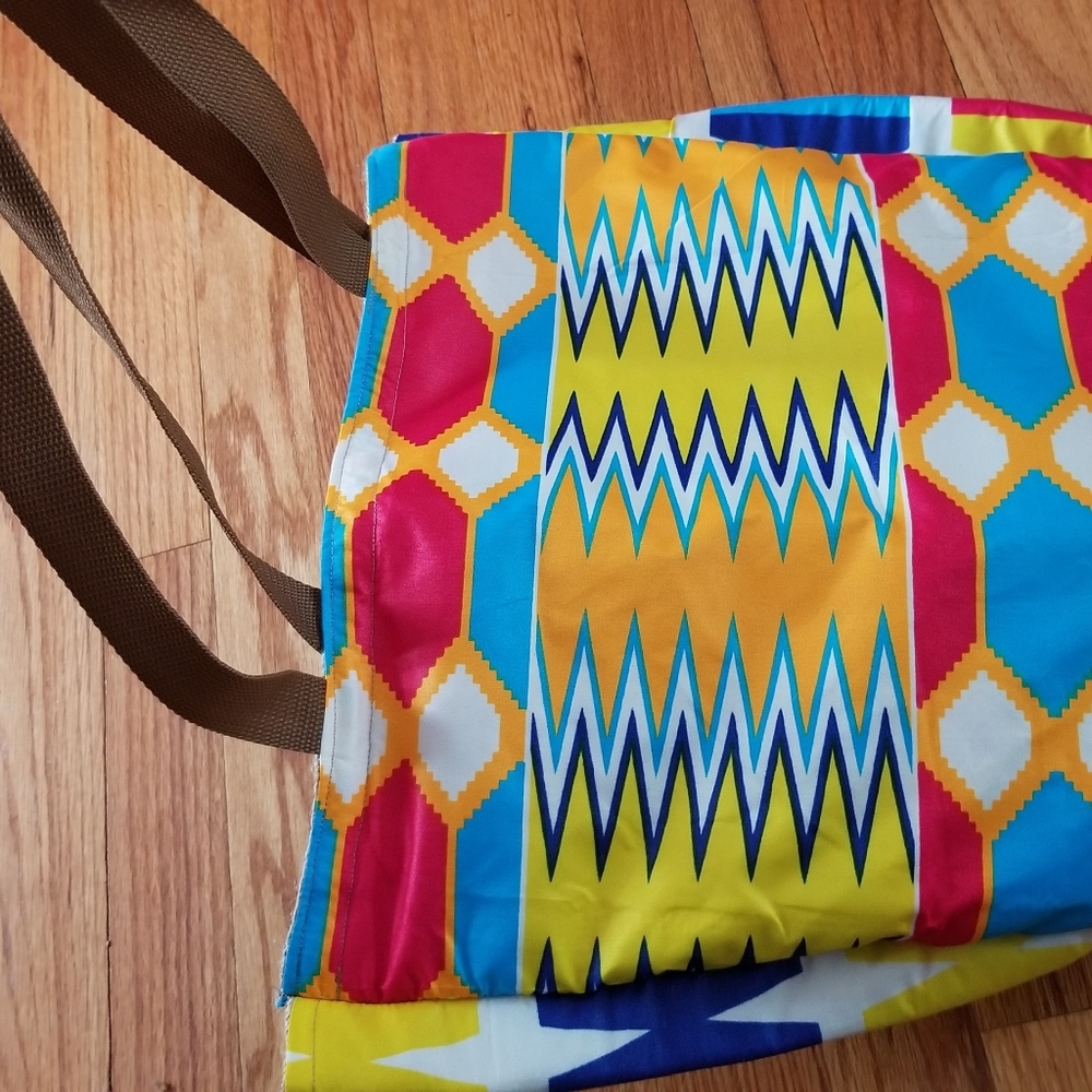 Tote - Picture 7 of 8